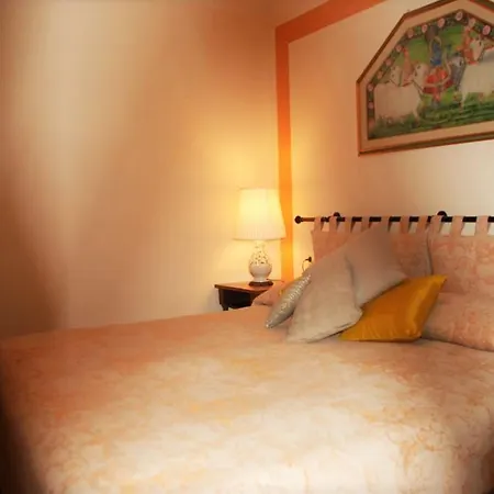 La Raffa House - Buen Ritiro Guest house *